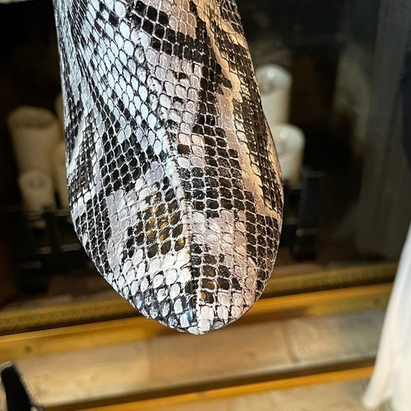 Marc Fisher Bag & Boots - Picture 12 of 15